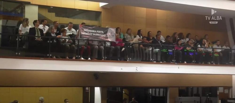 Defensores pedem na Alba que governo Jerônimo autorize a aprovação de projeto da categoria