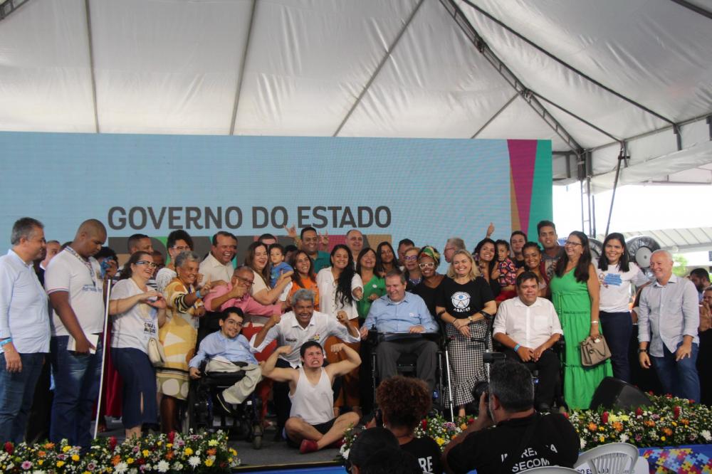 Pessoas com autismo, síndrome de down e outras neurodiversidades agora têm direito ao Laudo Permanente