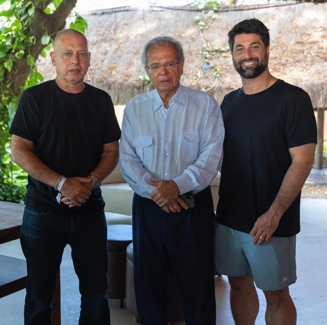 Ex-ministro da Economia, Paulo Guedes participa de evento de negócios em Praia do Forte