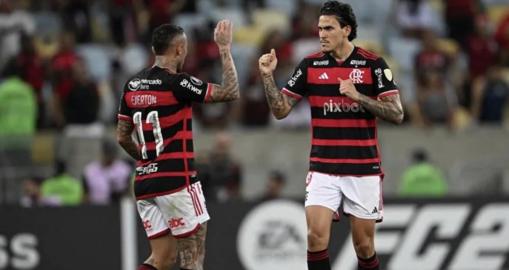 Flamengo e São Paulo triunfam em casa pela Libertadores