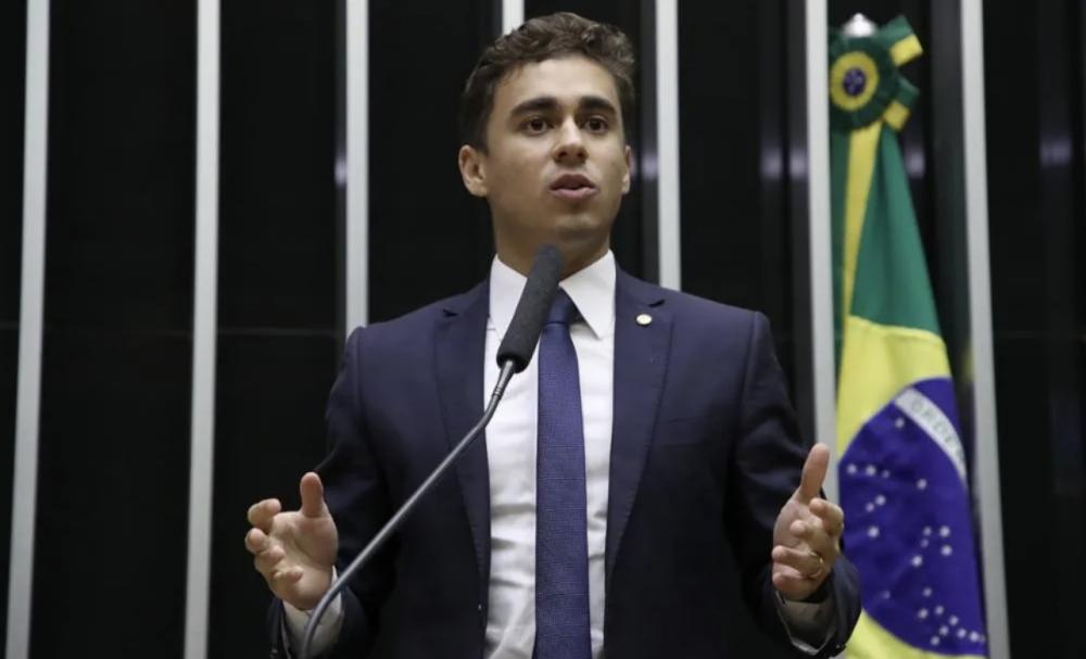 Nikolas Ferreira é criticado após votar contra prisão de Brazão