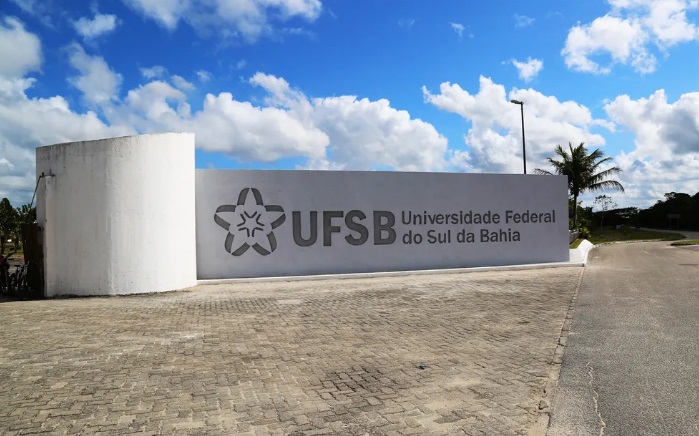  Universidades e institutos federais marcam greve a partir de segunda