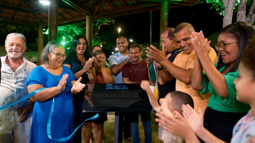Prefeito Bira da Barraca inaugura nova Praça da Paquera 