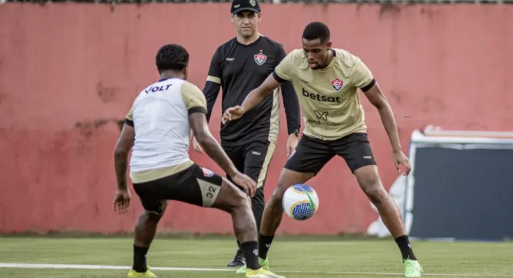 Vitória estreia no Brasileirão contra o Palmeiras em duelo de campeões