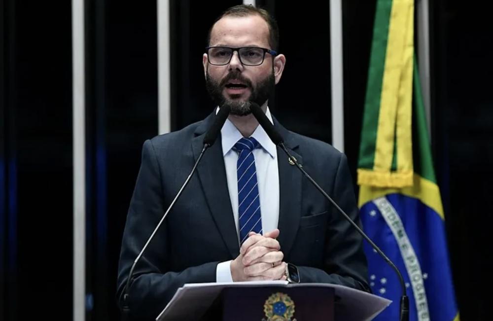 TSE retoma julgamento que pode cassar senador da chapa de Luciano Hang