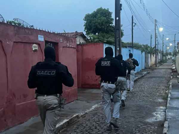 Três PMs são presos suspeitos de integrar grupo de extermínio