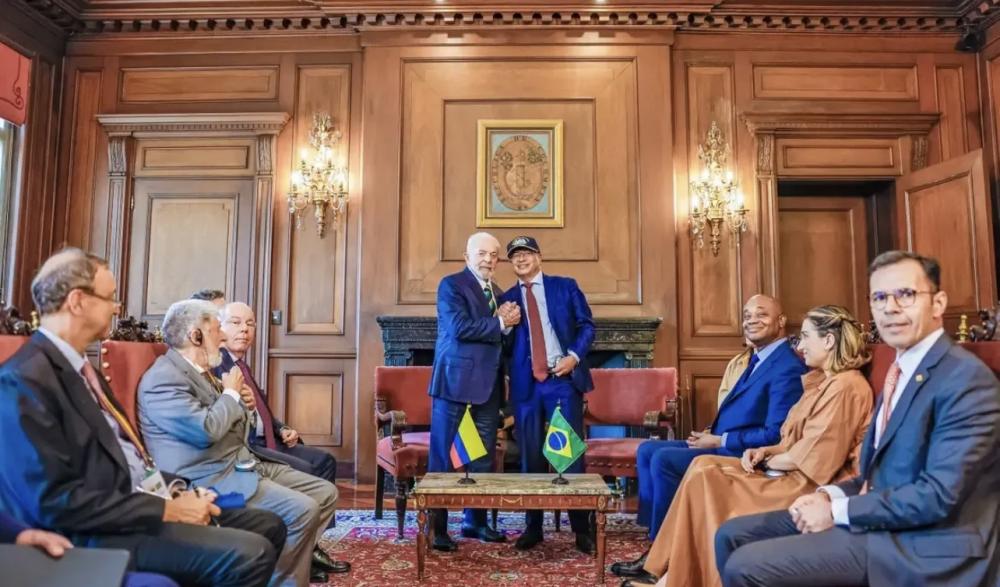 Colômbia propõe garantia de vida a quem perder eleição na Venezuela