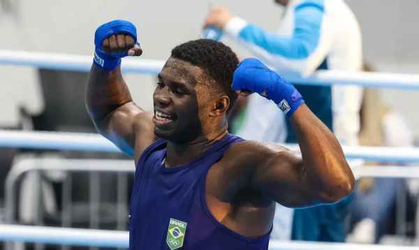 É a Bahia! Wanderley e Keno estreia com vitória no Mundial de boxe