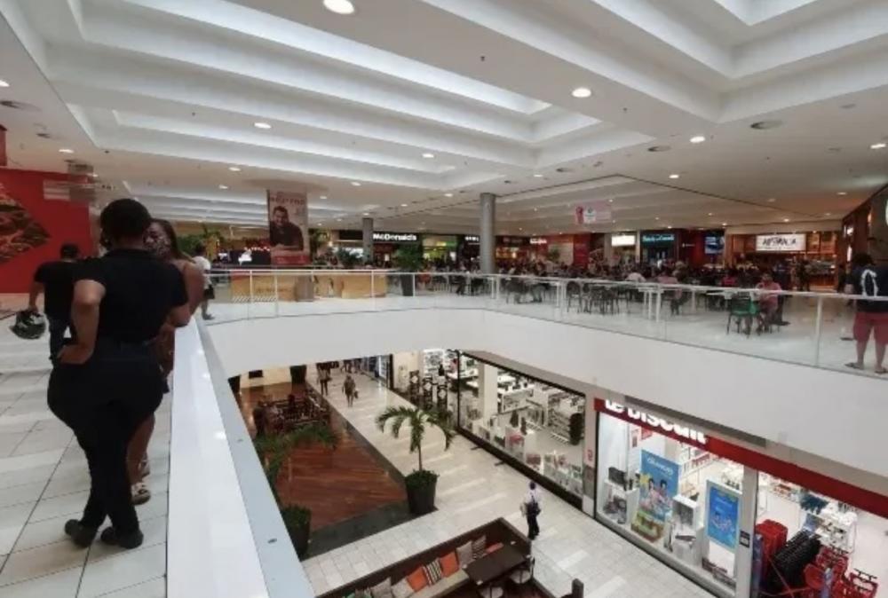 Mulher é agredida por ex-marido em praça de alimentação de shopping