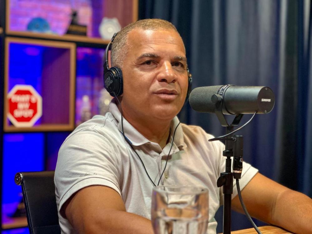 Prefeito de Mata de São João desmente fake news sobre suposto caso amoroso