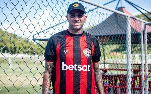 Após seis jogos, Luan e Vitória entram em acordo e rescindem contrato
