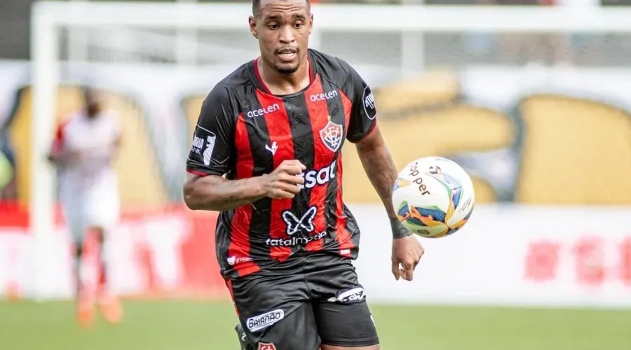 Com cinco jogos sem marcar, seca de Alerrandro não incomoda Léo Condé