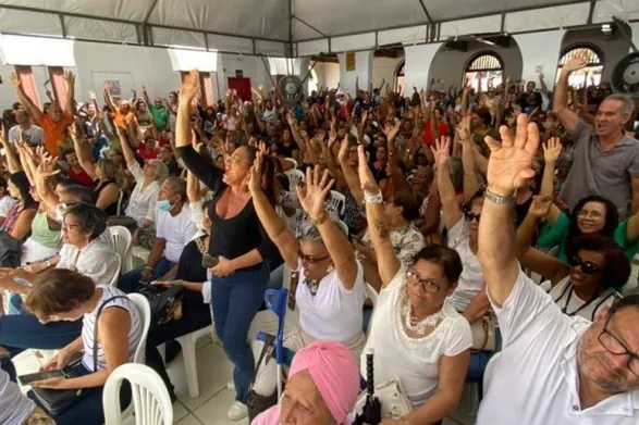 Professores da rede estadual da Bahia rejeitam proposta do Estado e aprovam paralisação