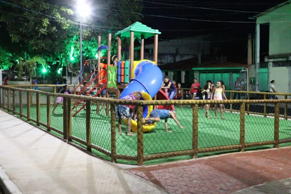 Prefeitura inaugura revitalização da Praça 24 de Outubro