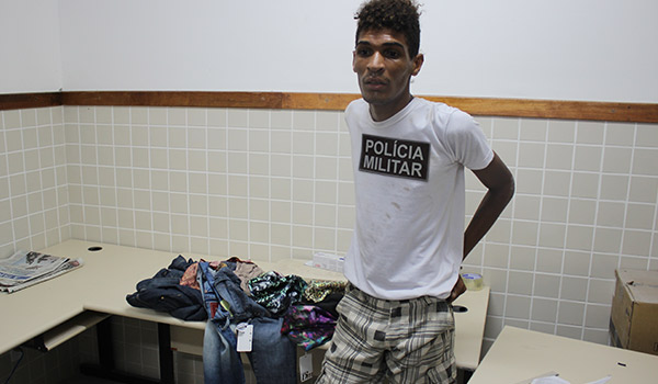 Homem é preso por furtar roupas femininas de loja em Mata de São João