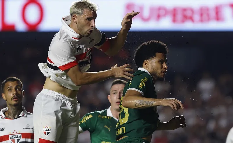 São Paulo e Palmeiras empatam em clássico