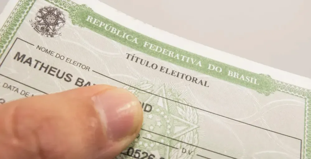 TRE-BA faz atendimento para regularização de título eleitoral