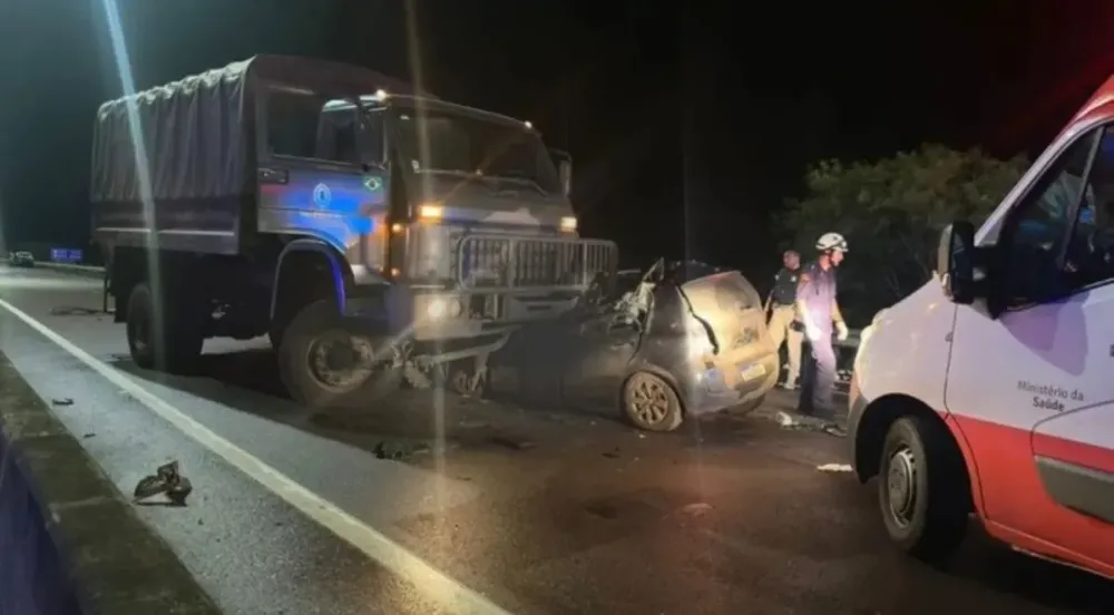 Acidente com caminhão do Exército deixa três mortos no RS
