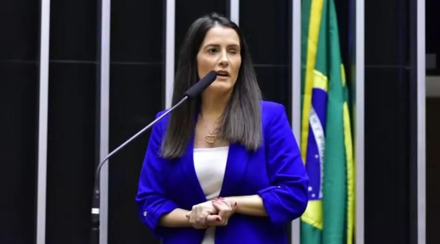 Após morte de Amália Barros, Lira decreta luto oficial na Câmara