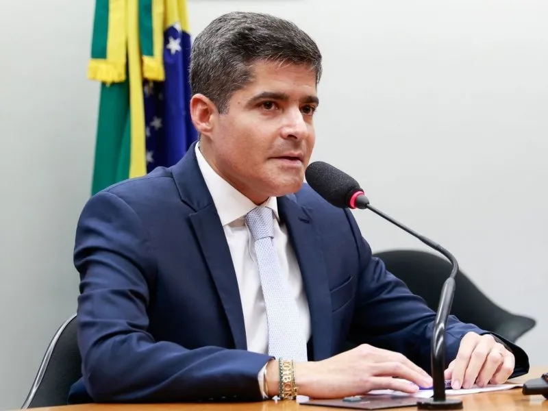 “Quais são as três marcas de Jerônimo? Avanço das facções, aprovação automática e a fila da regulação”, diz ACM Neto