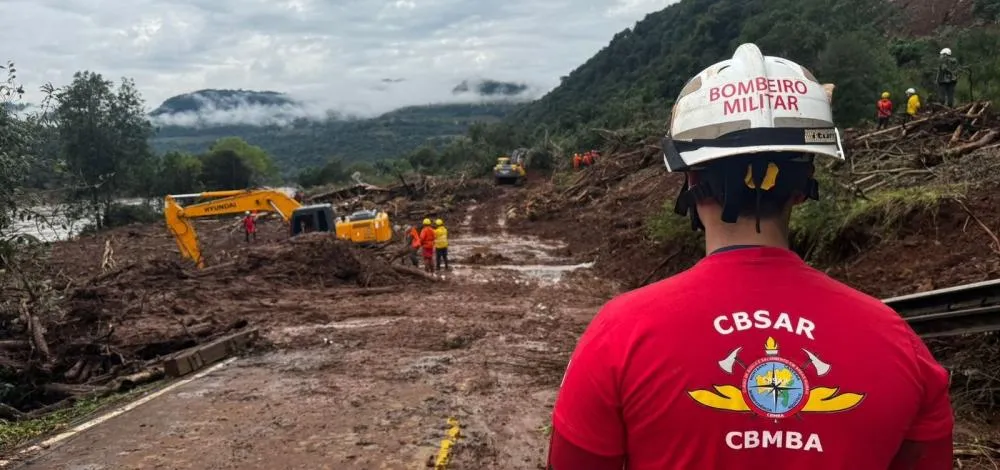 Bahia envia grupo de 25 bombeiros para atuar no socorro a vítimas do RS