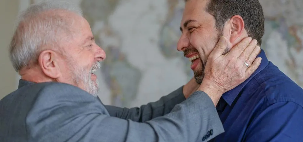 MPE multa Lula em R$ 25 mil por pedir voto para Boulos no 1º de Maio