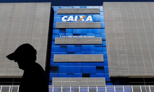 Caixa começa a pagar Bolsa Família de maio