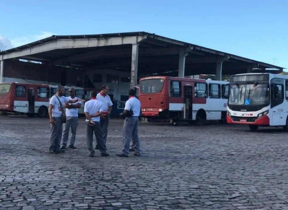 Empresa assume linha Camaçari - Mussurunga durante greve de transporte metropolitano