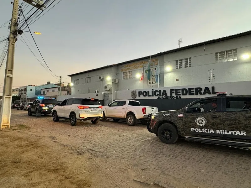Dezoito pessoas são presas suspeitas de fornecer armas para facções