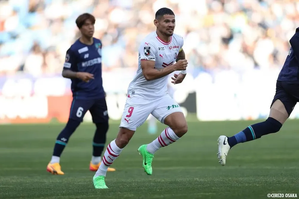 Ex-jogador do Vitória é artilheiro do Campeonato Japonês