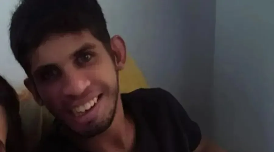 Torcedor do Vitória que ficou em coma após ser agredido recebe alta