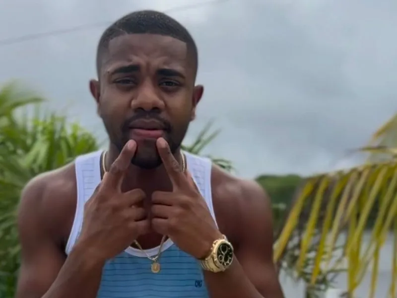 Davi ‘mete dança’ ao som da nova música de Léo Santana e Anitta