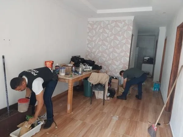 Laboratório de drogas é encontrado pela polícia em Camaçari