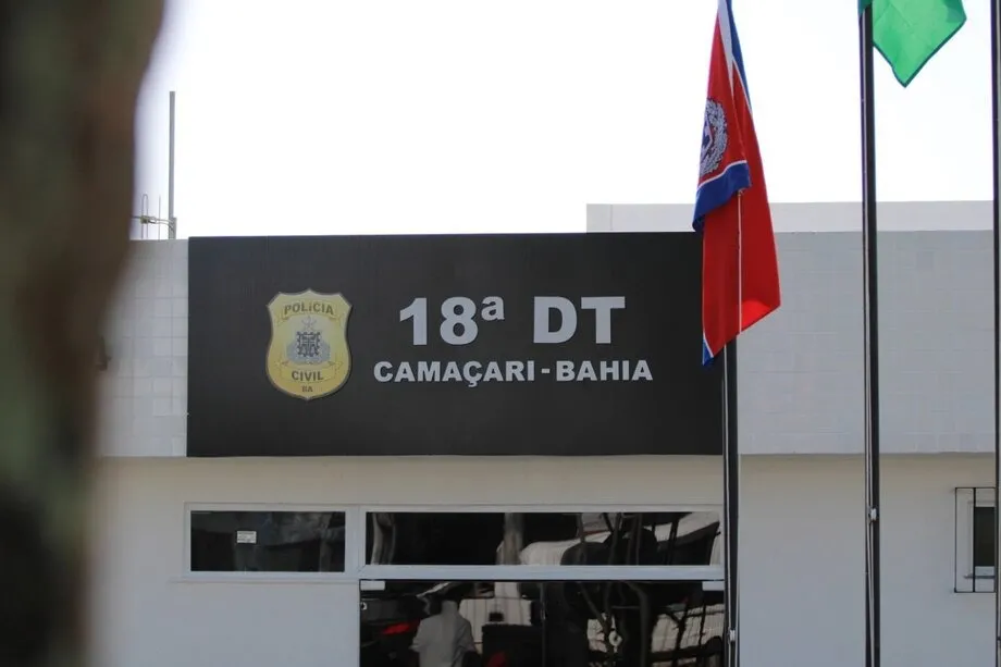 Assaltante é morto durante tentativa de roubo e comparsa é preso em Camaçari