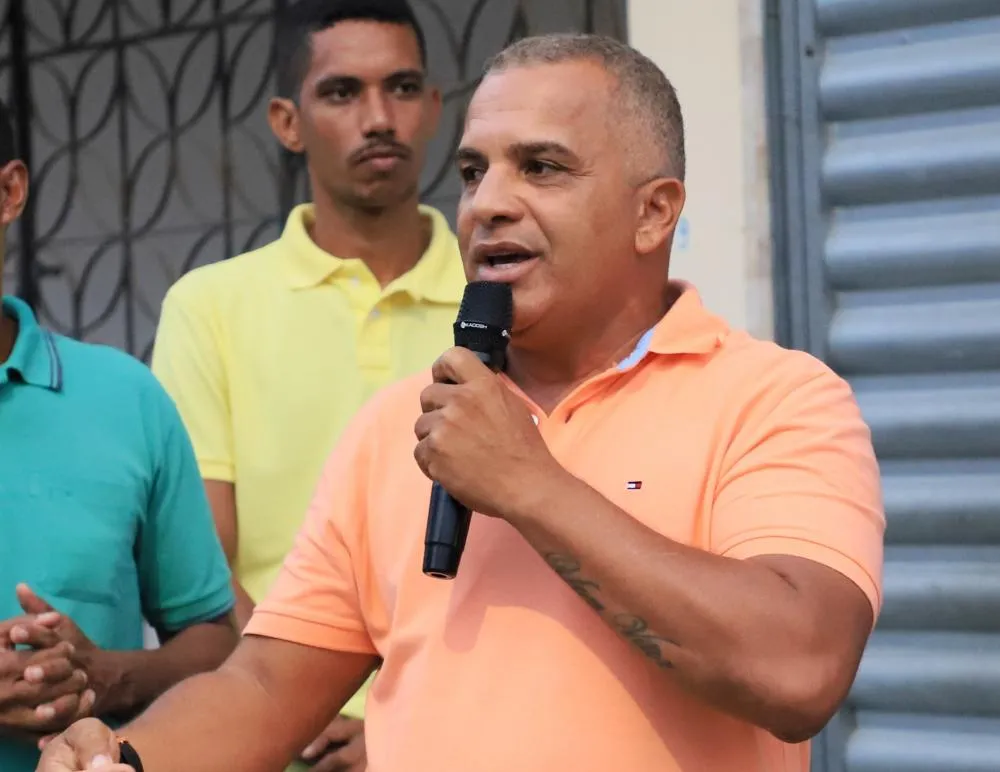 Prefeitura assina ordens de serviço para obras de drenagem no Baixio e pavimentação no Caboré