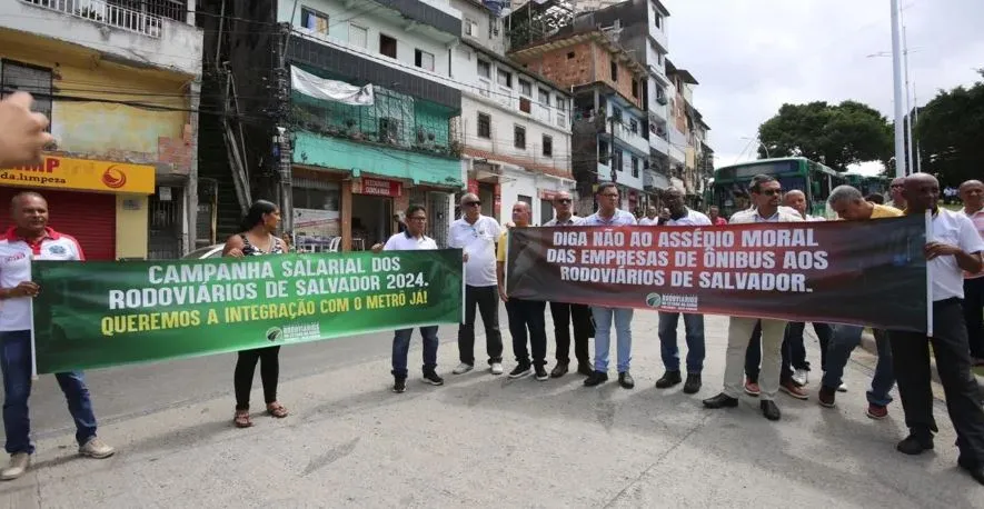 Com greve aprovada, rodoviários e empresários se reúnem nesta segunda