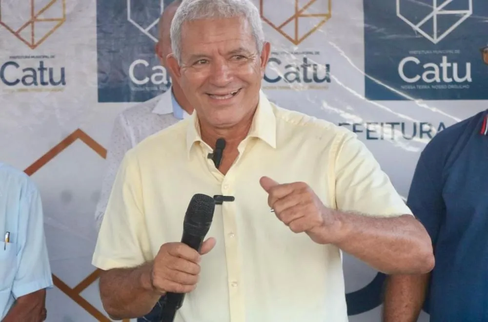 Prefeito de Catu sanciona lei que reajusta o próprio salário
