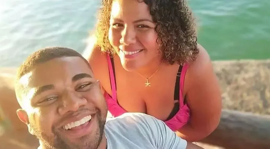 Mani posta foto romântica e levanta suspeita de reconciliação com Davi