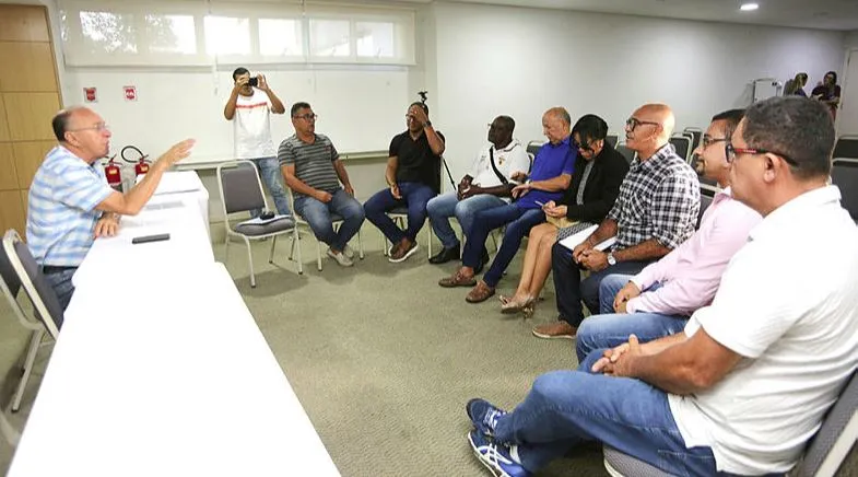 Com greve marcada para quarta, rodoviários têm Dia D para definição