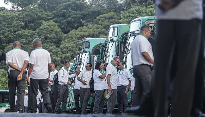 Reunião dos rodoviários avança e greve deve ser suspensa