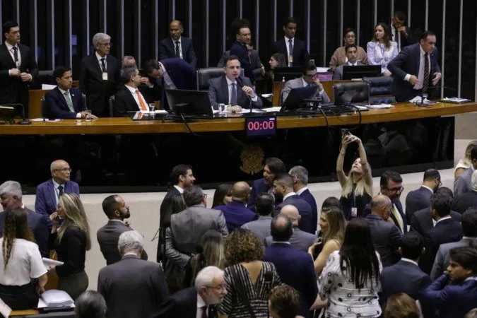 Congresso derruba vetos de Lula e volta a proibir 'saidinha' de presos