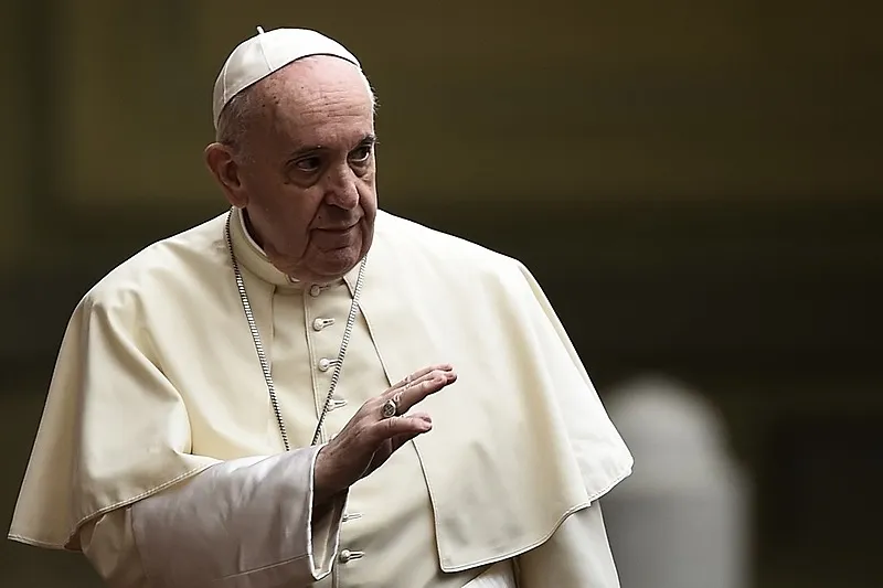 Papa Francisco pede desculpas por frases consideradas homofóbicas