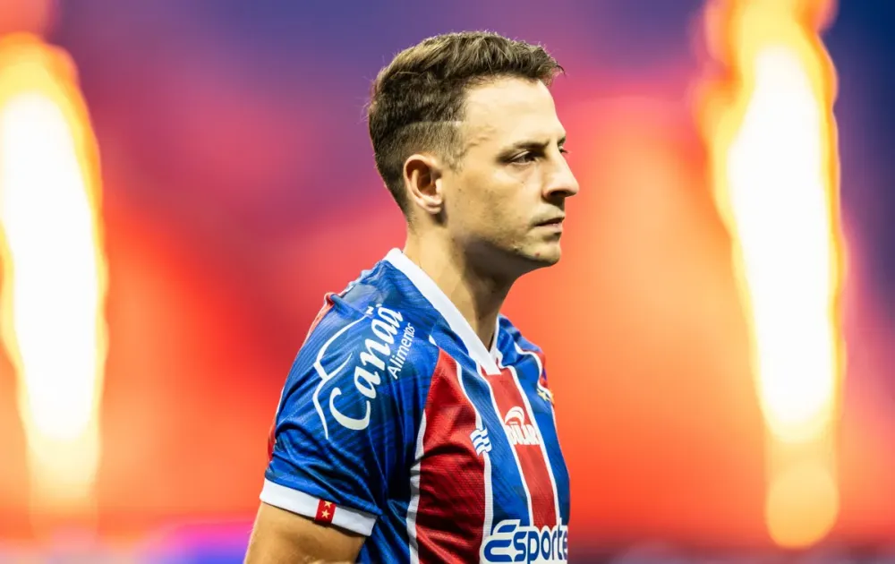 Arias atrasa apresentação na Colômbia e deve jogar no fim de semana