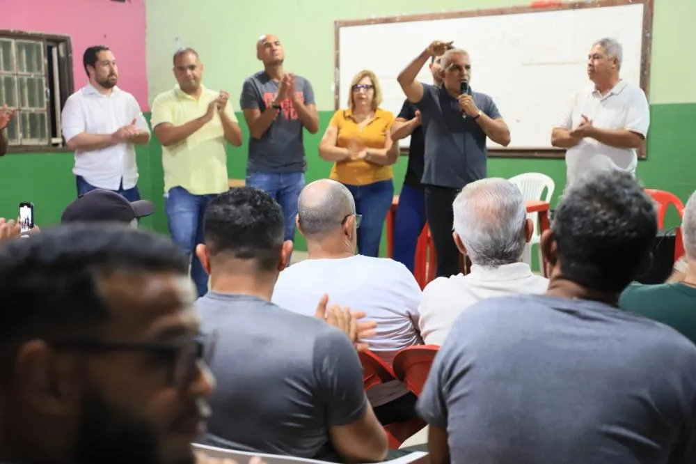 Barro Branco recebe apresentação de projeto para novos campos esportivos