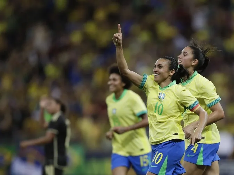 Seleção feminina goleia Jamaica por 4 a 0 na Arena Pernambuco; próximo jogo é em Salvador