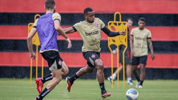 Vitória é uma das equipes com mais cartões vermelhos e menos amarelos na Série A