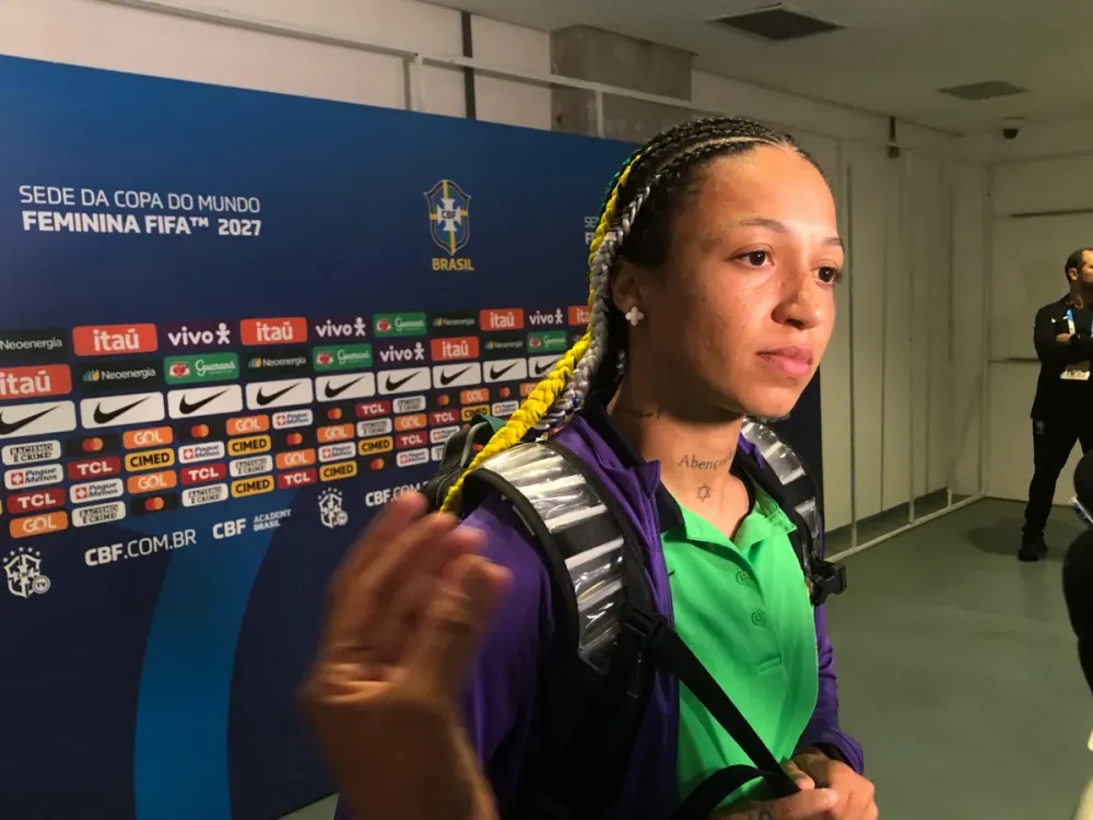 Byanca Brasil celebra estreia na seleção principal: "Gratificante"