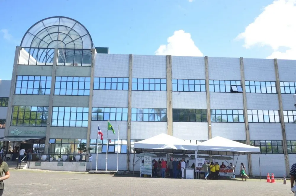 Servidores fecham sede do Incra na Bahia