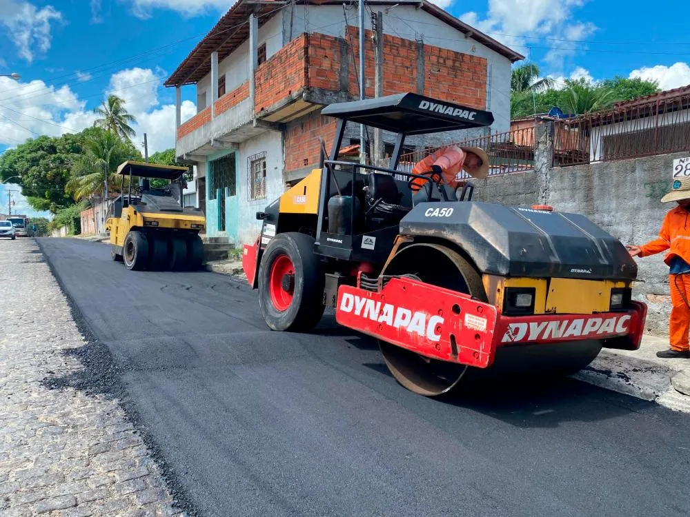 Prefeitura pavimenta e requalifica 91 ruas e está com mais 9 obras em andamento
