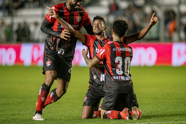 Vitória mostra evolução, mas apenas empata contra o Juventude